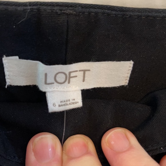 Loft size 6 shorts 4 inch inseam - Picture 5 of 5